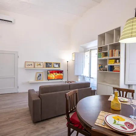 Apartment Mamo - Borgo Santa Croce Florence
